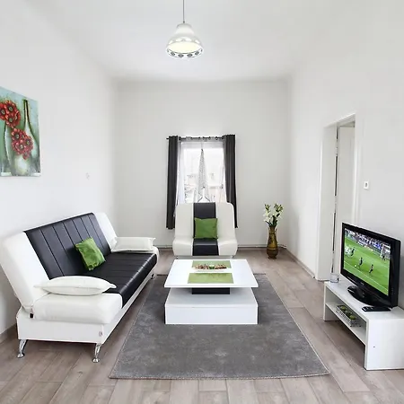 Green Center شقة *